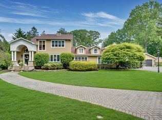 12 Sunrise Pl, Middletown, NJ 07748