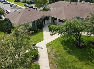 52 Village Brook Ln APT 19, Natick, MA 01760