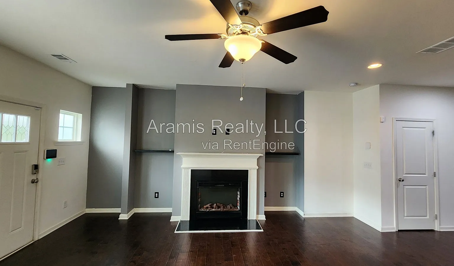 3 bed, 2.5 bath, 1504 sqft, $1,895 — Photo 3