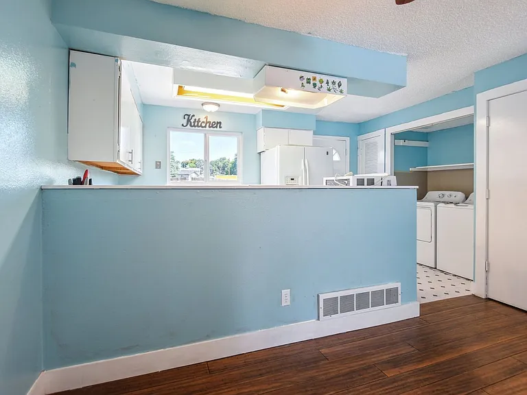 8218 Washington St #6 — Photo 5