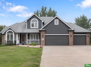 4003 Birchwood Dr, Bellevue, NE 68123