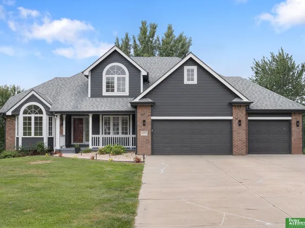 4003 Birchwood Dr, Bellevue, NE 68123