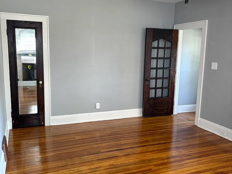 2163 Atkins Ave — Photo 4