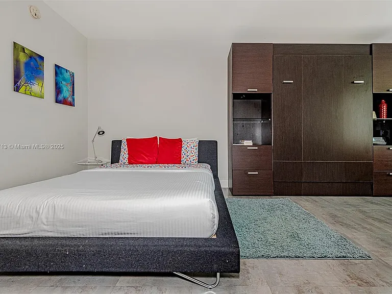 2301 Collins Ave #723 — Photo 12