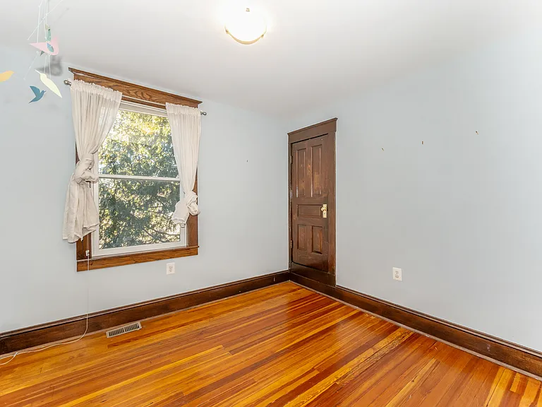 216 Washington St — Photo 12