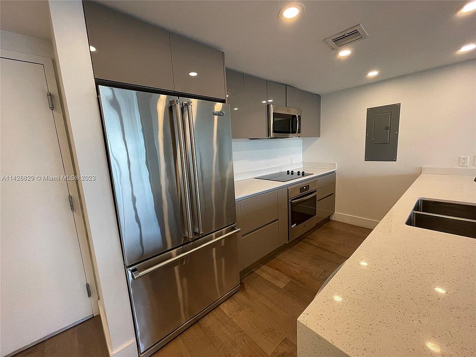 1st image of 13800 Highland Dr #305