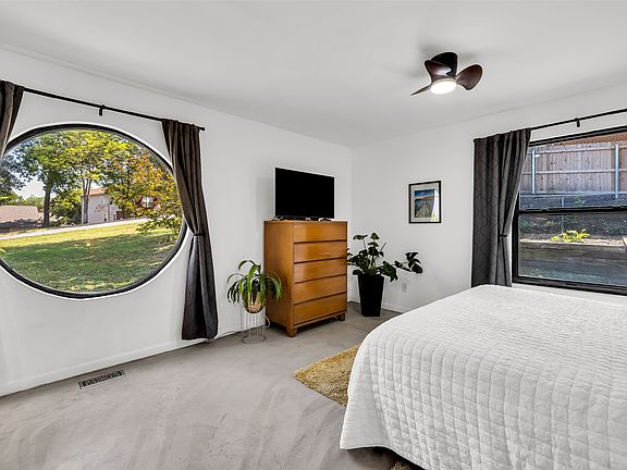 2nd image of 1382 Forest Ln
