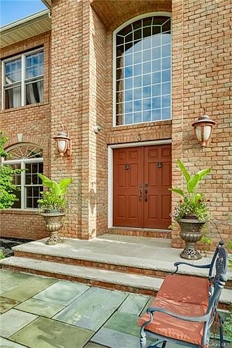 1st image of 3 Stone Meadow Ln