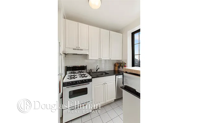 Sold by Douglas Elliman | media 12