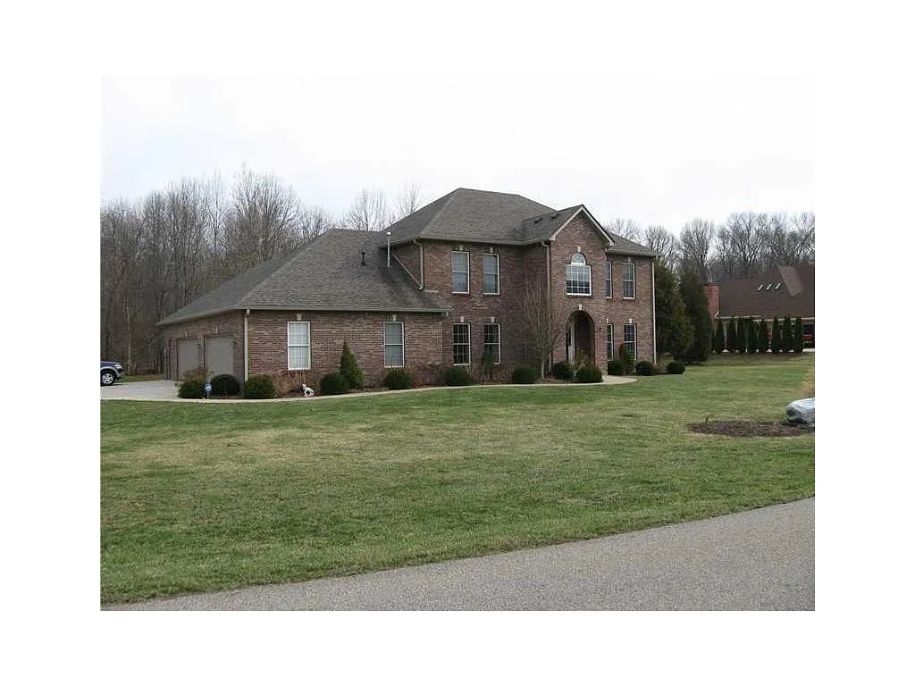 2605 Sunderland Dr photo 1