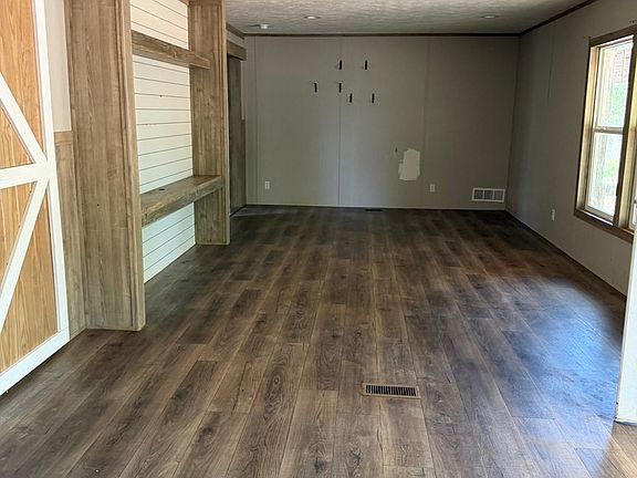 5th image of 860 Fort Lindley Rd