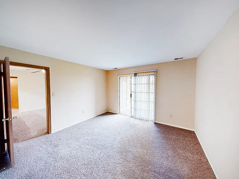 Woodhills Apartments — Photo 38