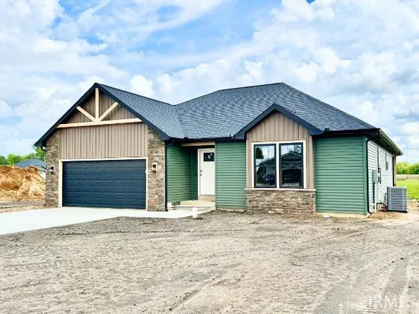 7829 E Goodison Rd, North Webster, IN 46555