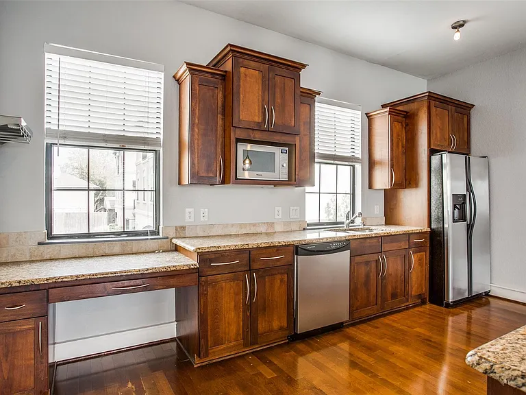 3405 Bryan St — Photo 11