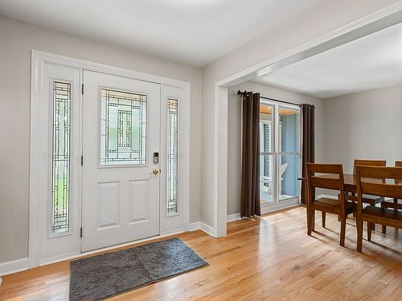 2nd image of 1023 Creekside Cir