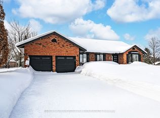 1 Lilac Ln, Springwater, ON L9X0N4