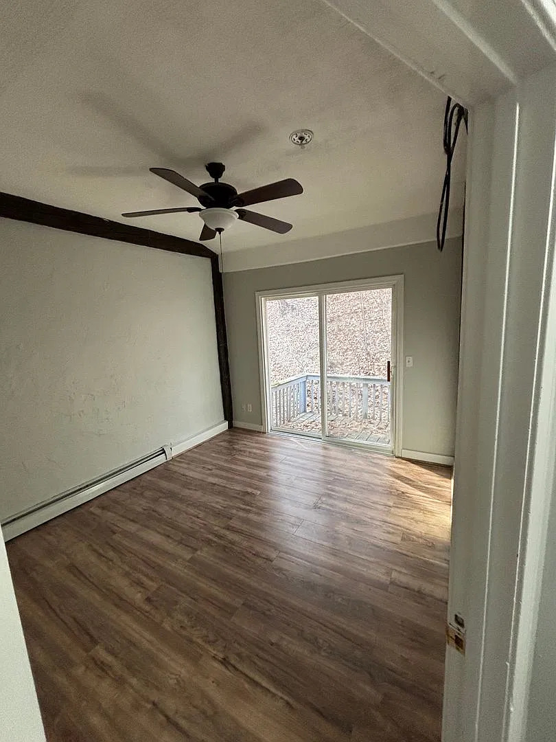 2 Bedroom, 1.5 Bathroom Apartment for Rent — Photo 4