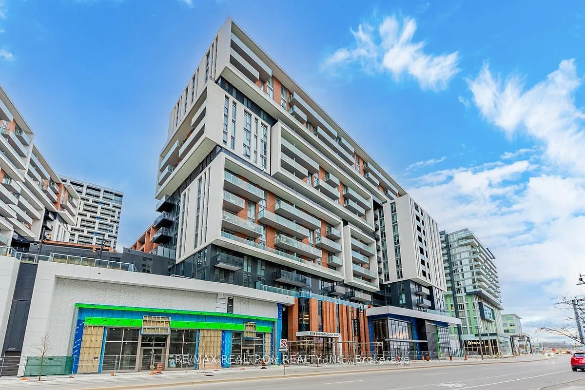 3 bed, $2,700 — Photo 1