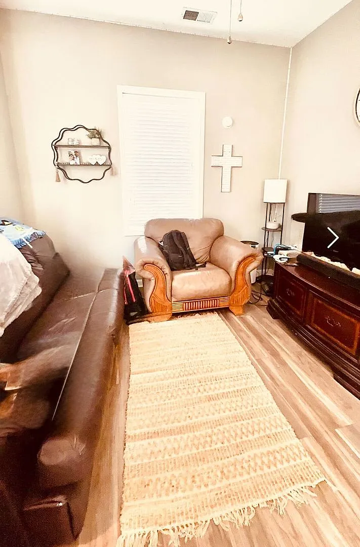 35 Spring Street — Photo 3