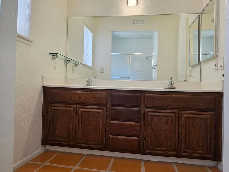 398 N Brook Glen Ln — Photo 47
