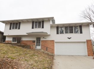 617 27th St NW, Rochester, MN 55901