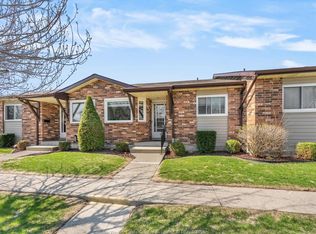 7 Cherry Ln #16, Leamington, ON N8H5A5