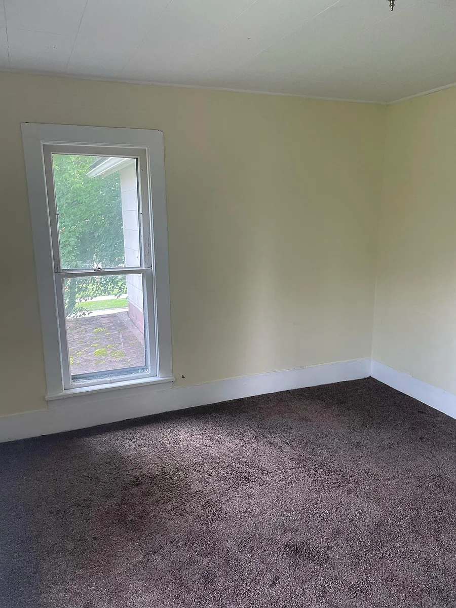 Building Photo - 102 S Balch St #2