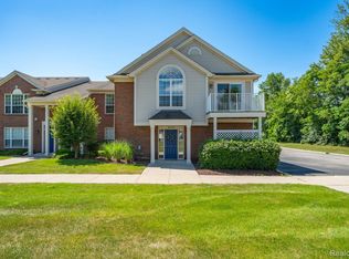 28310 Adler Park Dr S, Chesterfield, MI 48051