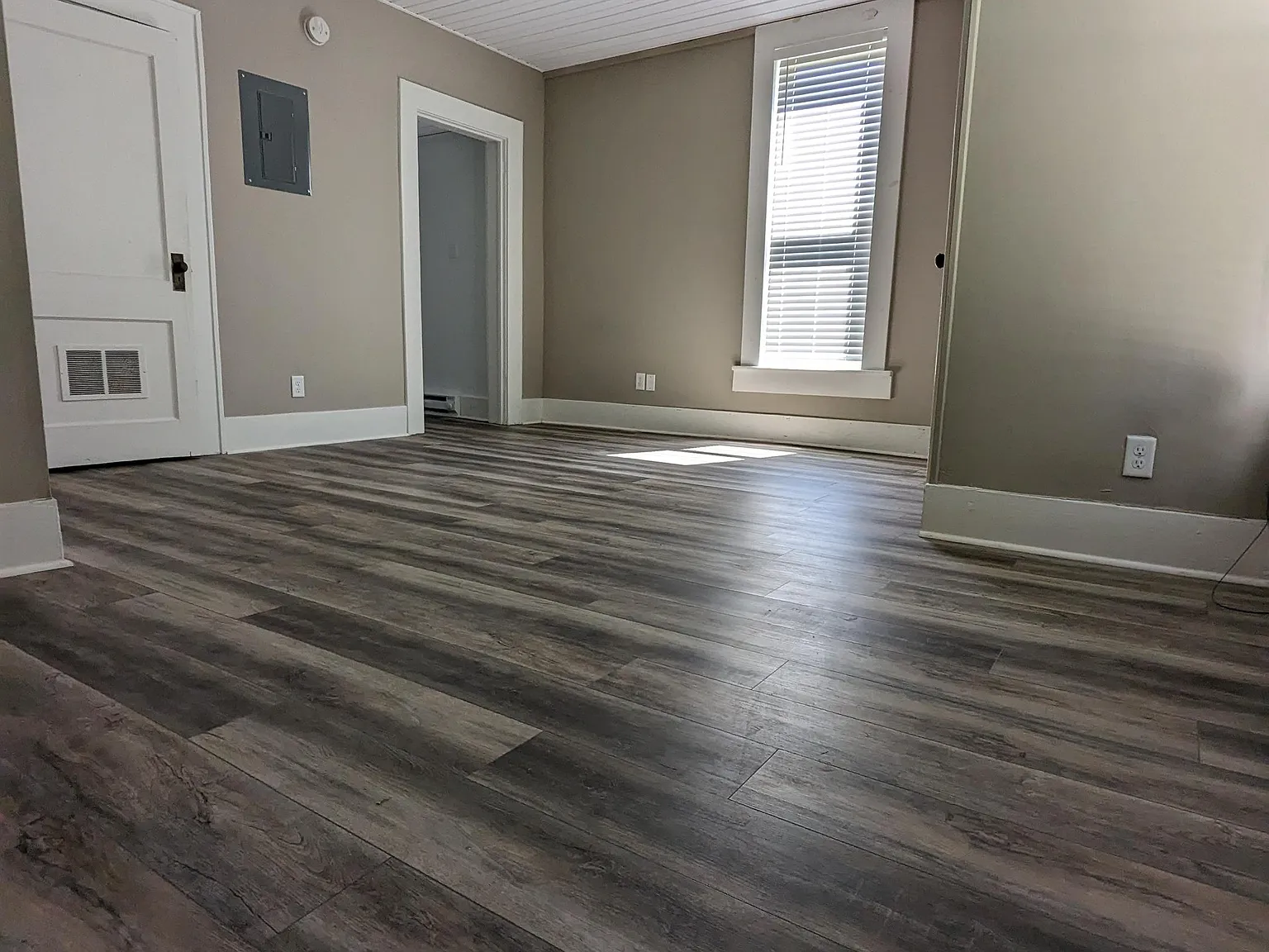 585 West North Street - 1 — Photo 3