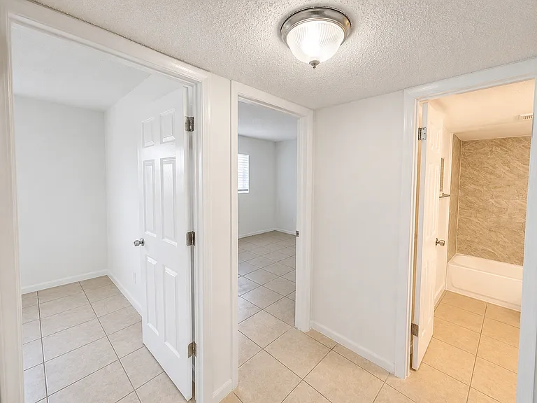 5875 SW 41st St — Photo 8