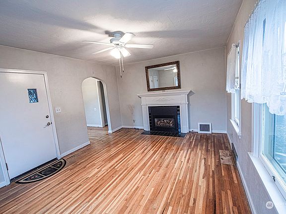 3rd image of 248 N Bellevue Avenue