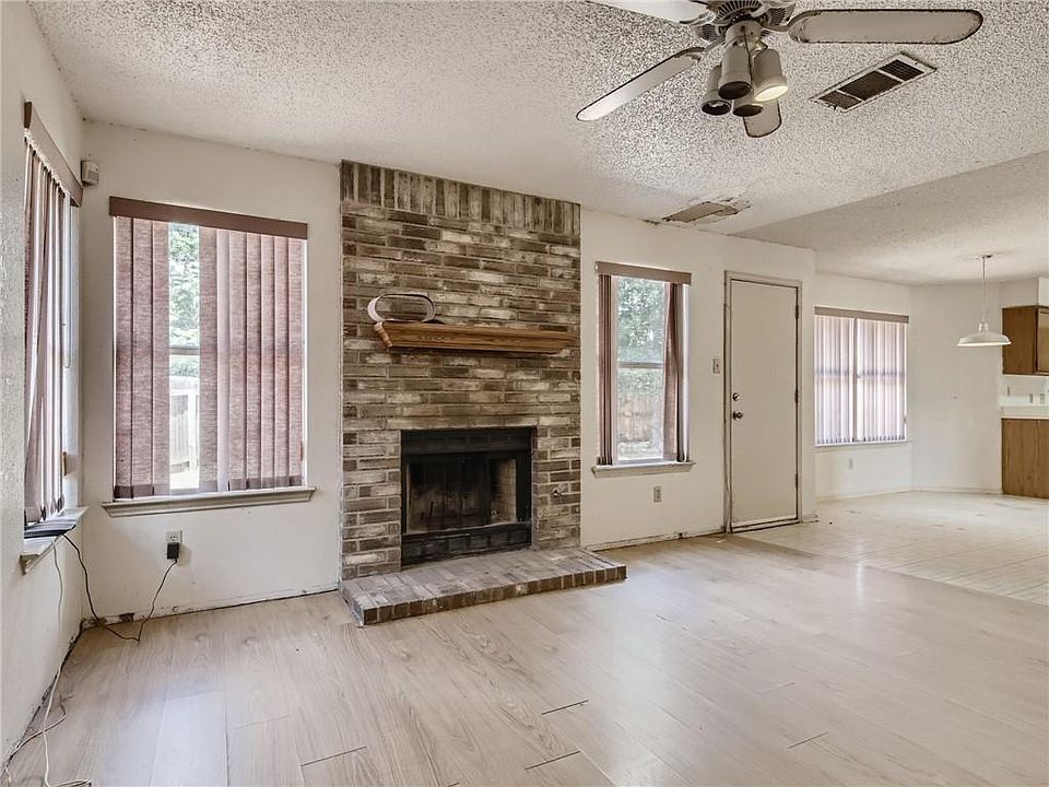 1st image of 203 Sycamore Dr