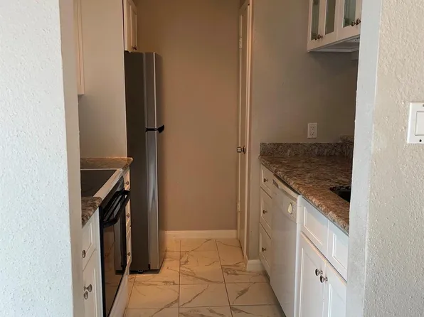 6111 Beverly Hill St #35, Houston, TX 77057