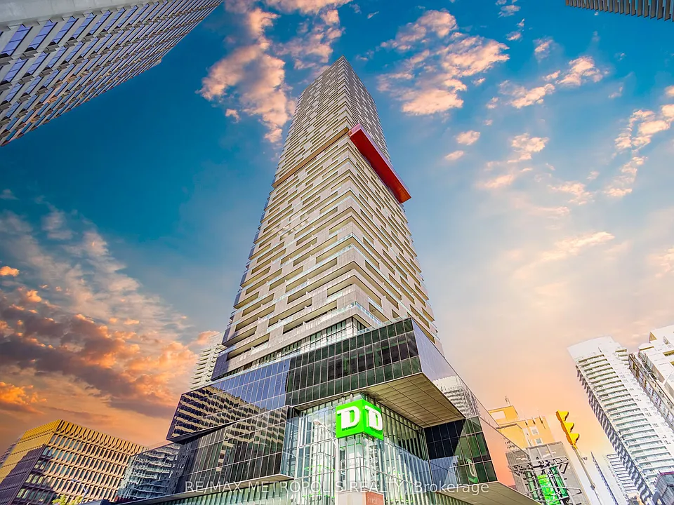 8 Eglinton Ave E #1504