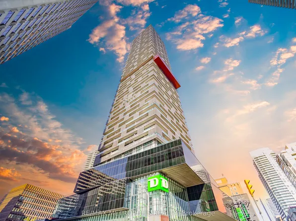 8 Eglinton Ave E, Toronto, ON
