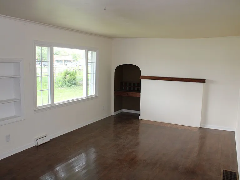 8840 Highway 24 — Photo 2
