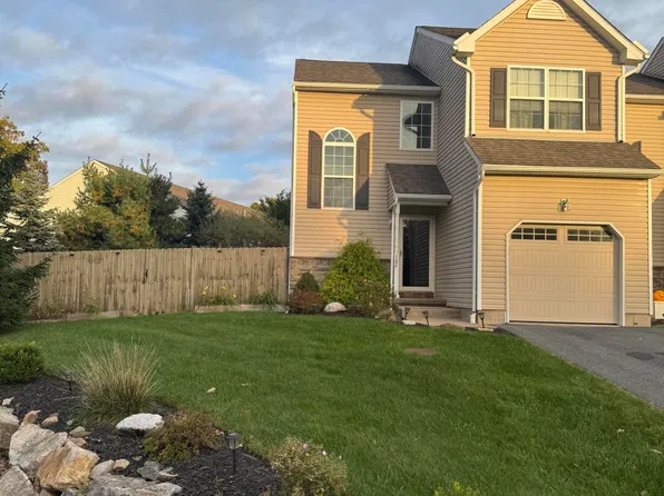 102 Player Court Dr, Drums, PA 18222