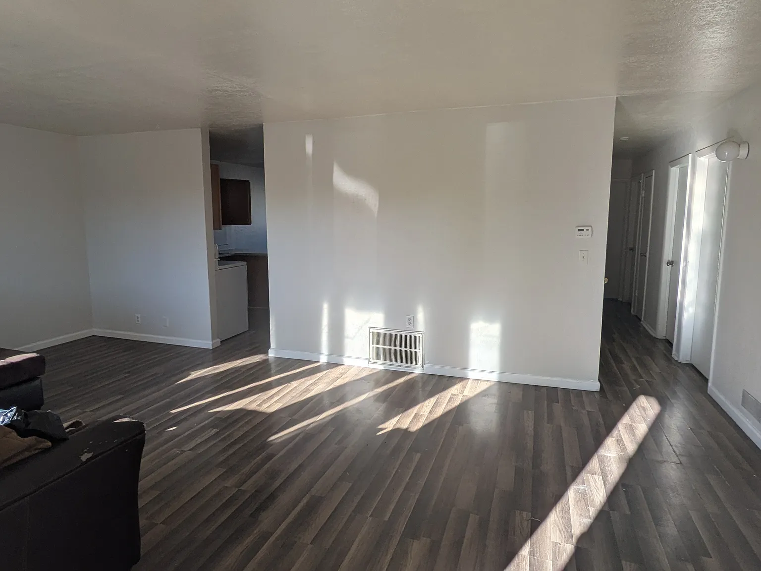 4 bed, 1.5 bath, 1600 sqft, $1,950 — Photo 2
