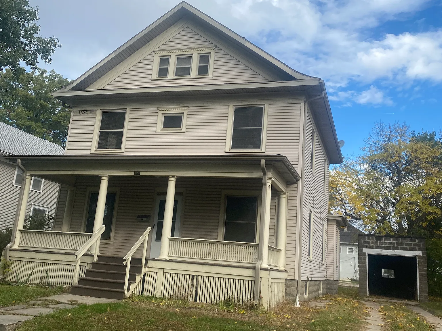 4 bed, 1872 sqft, $1,650 — Photo 1