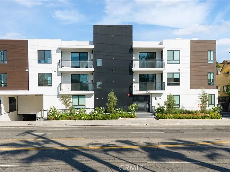 7510 Sepulveda Blvd #101 — Photo 2
