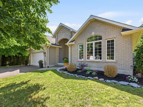 24 Iroquois Ave, Brighton, ON K0K 1H0