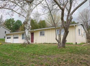 15 Westwood Pkwy, Barre, VT 05641