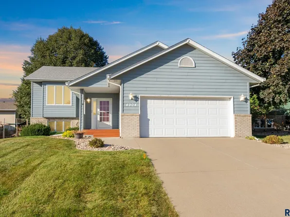 4904 E 36th St, Sioux Falls, SD 57110