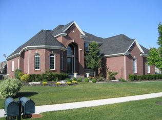 13775 Greenville Dr, Shelby Twp, MI