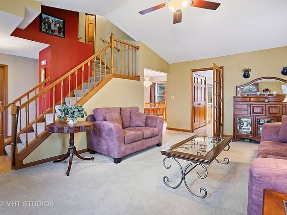 3rd image of 1585 Westbury Dr