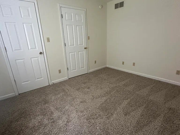 1111 S Park Ave — Photo 23