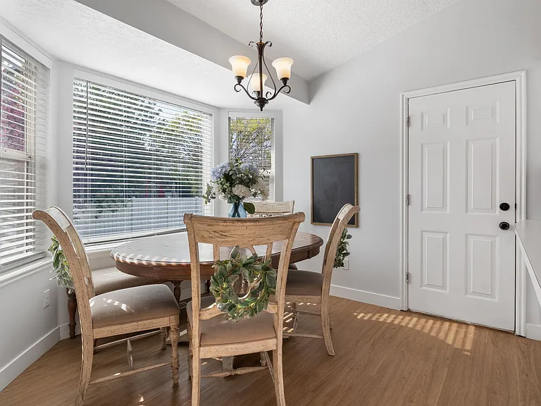 318 E Spyglass Dr — Photo 9