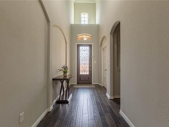 3rd image of 333 Meadowview Way