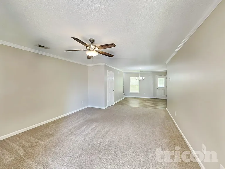 78 Springway Dr — Photo 5