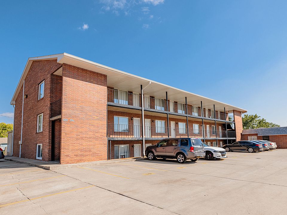 1st image of 2600 N 35th St #2595091